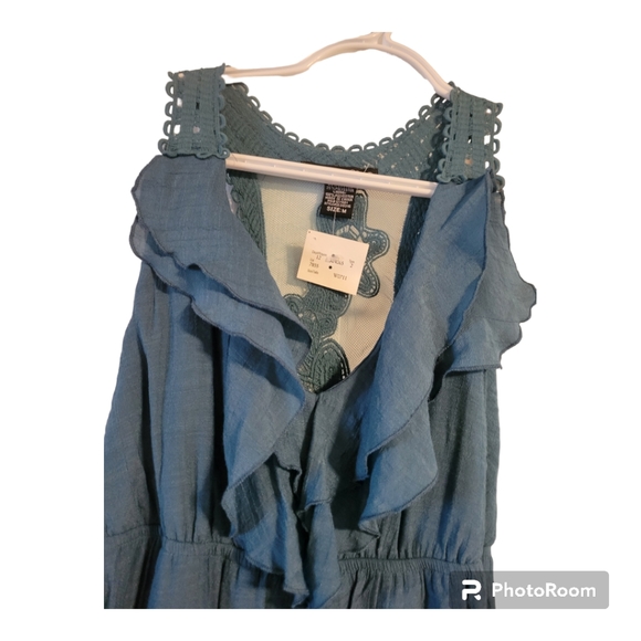 Rachael and Chloe Dress. Size M. - Picture 3 of 10